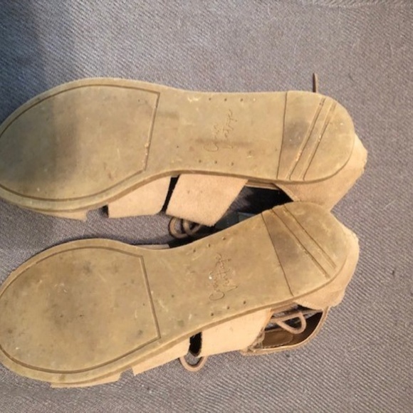 Crown Vintage Sandals - Picture 6 of 6